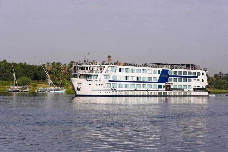 Movenpick Radamis II Nile Cruise Hotel Luxor Luaran gambar